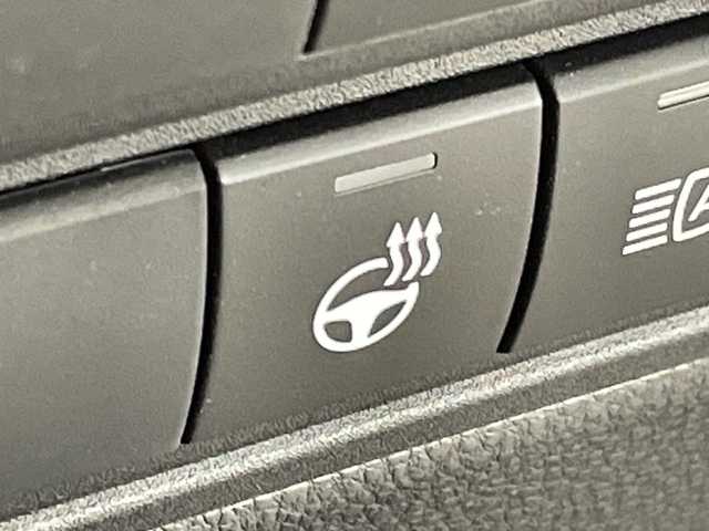 トヨタ ヤリスクロス ハイブリッド Z 群馬県 2025(令7)年 1万km ブラックマイカ 純正８型デイスプレイオーディオ　全周囲カメラ　ドラレコ　ビルトインＥＴＣ２．０　レーンアシスト　オートハイビーム　シートヒーター　ステアリングヒーター　ハーフレザー　衝突被害軽減システム　ＬＥＤ　禁煙