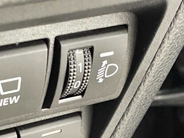 トヨタ ヤリスクロス ハイブリッド Z 群馬県 2025(令7)年 1万km ブラックマイカ 純正８型デイスプレイオーディオ　全周囲カメラ　ドラレコ　ビルトインＥＴＣ２．０　レーンアシスト　オートハイビーム　シートヒーター　ステアリングヒーター　ハーフレザー　衝突被害軽減システム　ＬＥＤ　禁煙