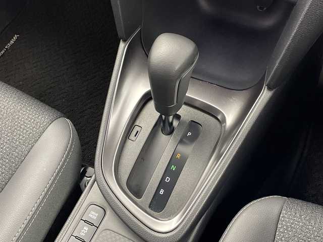 トヨタ ヤリスクロス ハイブリッド Z 群馬県 2025(令7)年 1万km ブラックマイカ 純正８型デイスプレイオーディオ　全周囲カメラ　ドラレコ　ビルトインＥＴＣ２．０　レーンアシスト　オートハイビーム　シートヒーター　ステアリングヒーター　ハーフレザー　衝突被害軽減システム　ＬＥＤ　禁煙