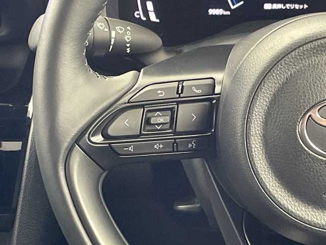 トヨタ ヤリスクロス ハイブリッド Z 群馬県 2025(令7)年 1万km ブラックマイカ 純正８型デイスプレイオーディオ　全周囲カメラ　ドラレコ　ビルトインＥＴＣ２．０　レーンアシスト　オートハイビーム　シートヒーター　ステアリングヒーター　ハーフレザー　衝突被害軽減システム　ＬＥＤ　禁煙