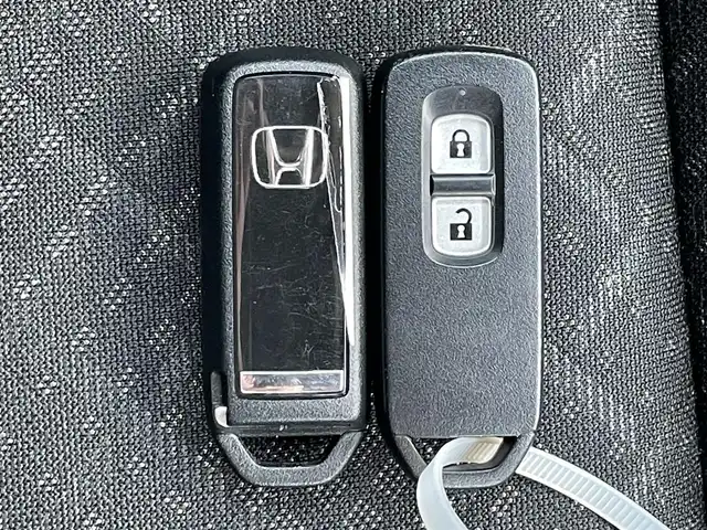 ホンダ Ｎ ＷＧＮ カスタム G ターボパッケージ 滋賀県 2017(平29)年 4.3万km シャイニンググレーM 純正SDナビ/・Bluetooth/ワンセグ/・CD/DVD/バックカメラ/革巻きステアリング/ステアリングリモコン/パドルシフト/ETC/ドライブレコーダー/クルーズコントロール/シートリフター/シティブレーキアクティブシステム/LEDオートライト/フォグライト/プッシュスタート/スマートキー