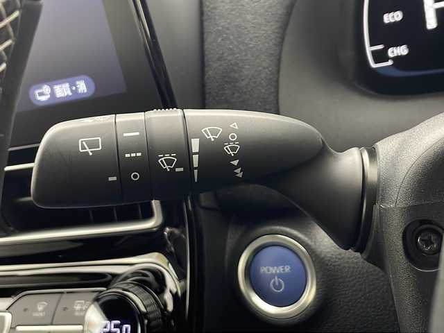 トヨタ アクア GRスポーツ 秋田県 2024(令6)年 0.4万km プラチナホワイトパールマイカ ワンオーナー　/１０．５インチディスプレィオーディオ　/USBポート/カラーヘッドアップディスプレイ/コンフォートパッケージ/全方位モニター　/プッシュスタート /スマートキー/スペアキー有り/トヨタセーフティセンス　/クルーズコントロール　/ステアリングヒーター　/ステアリングリモコン/ハーフレザーシート　/前席シートヒーター　/ビルトインＥＴＣ/デジタルインナーミラー型ドライブレコーダー/ブラインドスポットモニター/LEDヘッドライト/LEDターンランプ/LEDクリアランスランプ/オートマチックハイビーム/オートエアコン /オートライト/衝突被害軽減システム/レーンキープアシスト/横滑り防止装置/クリアランスソナー /AC１００V/ライトレベライザー /取扱説明書/保証書/サイドバイザー/ウィンカーミラー /純正AW/純正フロアマット/EV MODE/DRIVE MODE/ハーフレザーシート/革巻きステアリング/電格ミラー/コーナーセンサー