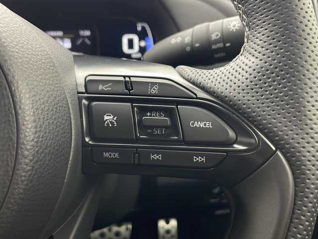 トヨタ アクア GRスポーツ 秋田県 2024(令6)年 0.4万km プラチナホワイトパールマイカ ワンオーナー　/１０．５インチディスプレィオーディオ　/USBポート/カラーヘッドアップディスプレイ/コンフォートパッケージ/全方位モニター　/プッシュスタート /スマートキー/スペアキー有り/トヨタセーフティセンス　/クルーズコントロール　/ステアリングヒーター　/ステアリングリモコン/ハーフレザーシート　/前席シートヒーター　/ビルトインＥＴＣ/デジタルインナーミラー型ドライブレコーダー/ブラインドスポットモニター/LEDヘッドライト/LEDターンランプ/LEDクリアランスランプ/オートマチックハイビーム/オートエアコン /オートライト/衝突被害軽減システム/レーンキープアシスト/横滑り防止装置/クリアランスソナー /AC１００V/ライトレベライザー /取扱説明書/保証書/サイドバイザー/ウィンカーミラー /純正AW/純正フロアマット/EV MODE/DRIVE MODE/ハーフレザーシート/革巻きステアリング/電格ミラー/コーナーセンサー