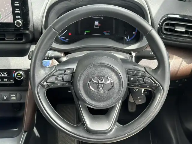 トヨタ ヤリスクロス ハイブリッド Z 愛知県 2020(令2)年 4.9万km ブラックマイカ ８インチディスプレイオーディオ　/（フルセグ／Bluetooth）　/レーダークルーズコントロール　/バックモニター　/ブラインドスポットモニター　/衝突軽減システム　/コーナーセンサー　/レーンキープアシスト　/ハーフレザーシート　/運転席パワーシート　/前席シートヒーター　/ドライブレコーダー/ETC/純正AW