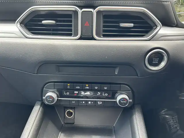 マツダ ＣＸ－５ XD スマートエディション 愛媛県 2021(令3)年 5.4万km スノーフレイクホワイトパールマイカ 純正１０インチナビ/アップルカープレイ/・Bluetooth/フルセグＴＶ/３６０°カメラ/ETC/前後ドライブレコーダー/ブラインドスポットモニター/衝突軽減ブレーキ/レーダークルーズ/レーンキープアシスト/クリアランスソナー/純正エンジンスターター/純正フロアマット/純正17インチAW/スマートキー/スペアキー/取扱説明書