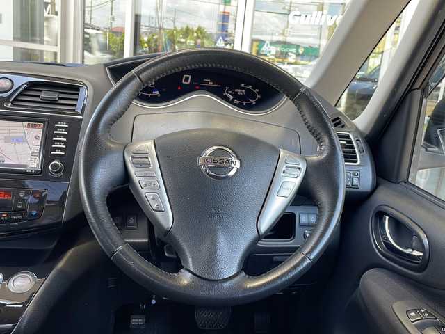 日産 セレナ ハイウェイスター 静岡県 2011(平23)年 12.9万km ダークグレー/ブルーイッシュシルバーM 純正ナビ/・CD/・DVD/・フルセグTV/・Bluetooth/主要装備/・バックカメラ/・クルーズコントロール/・ドライブレコーダー/・後部座席モニター/・100V充電/・ガラスルーフ/・純正アルミホイール/・オートライト/・両側パワースライドドア/・チップアップシート/・スマートキー/・スペアキー