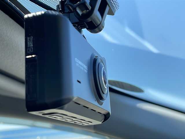 トヨタ アクア X 山口県 2022(令4)年 3.7万km シルバーM 純正ディスプレイオーディオ/コネクティッドナビキット付き/フルセグテレビ/Bluetoothオーディオ/トヨタセーフティセンス/パノラミックビューモニター/パーキングサポートブレーキ/インテリジェントクリアランスソナー/ETC/前後ドライブレコーダー/LEDライト/ドアバイザー/社外15インチアルミホイール