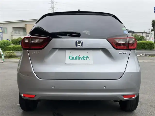 ホンダ フィット e:HEVベーシック 埼玉県 2020(令2)年 2.3万km ルナシルバーM 登録時22404km/ワンオーナー/ホンダセンシング /　・衝突軽減ブレーキ（CMBS）/　・前後誤発進抑制制御機能/　・歩行者事故軽減ステアリング/　・路外逸脱抑制制御機能/　・先行車発進お知らせ機能/　・標識認識機能/　・アダプティブクルーズコントロール（ACC）/　・車線維持支援システム（LKAS）/　・オートハイビーム/クリアランスソナー/電子制御パーキングブレーキ/　・オートホールド機能/社外オーディオ（KENWOOD:RDT-211）/　・CD再生/　・AUX/USB端子/ETC/スマートキー×2/プッシュスタートボタン/LEDヘッドライト/ドアバイサー/電動格納ミラー/保証書/取扱説明書/点検記録簿（R5.R6）