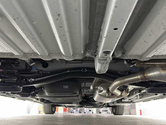 トヨタ ノア ハイブリッド S－Z 愛知県 2024(令6)年 0.7万km ホワイトパールクリスタルシャイン 快適利便パッケージHigh/・ハンズフリーデュアルパワースライドドア（挟み込み防止機能付）/・パワーバックドア（挟み込み防止機能/停止位置メモリー機能/・ナノイーX/ステアリングヒーター/・2列目シートヒーター、オットマン（キャプテンシート）/純正10.5インチディズプレイオーディオ（コネクテッドナビ対応)/・TV(フルセグ)＋CD・DVDデッキ/・AppleCarPlay/AndroidAuto/Miracast/・AM/FM/USB/・HDMI接続/ETC2.0ユニット/純正フリップダウンモニター/=========================/HDMI/AC100V/前後ドライブレコーダー/トヨタセーフティーセンス/ACC/LKA/前後コーナーセンサー/ETC2.0/オートホールド/ハーフレザーシート/D/N席シートヒーター/ハンドルヒーター/電動リアゲート/両側パワースライドドア/後席左側ステップ/後席オットマン/LEDヘッドライト/オートライト/オートマチックハイビーム/フォグランプ/スマートキー/スペアキー１本