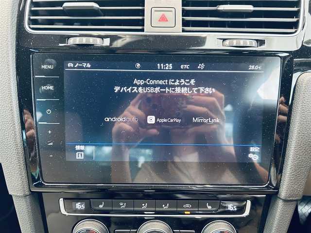 フォルクスワーゲン ゴルフ TDI ハイライン マイスター 大阪府 2020(令2)年 0.9万km パール ベージュ革/Dメモリ付きパワーシート/シートヒーター/ACC/純正ナビ/バックカメラ/TV/applecarplay/純正17インチAW/LEDヘッドライト/ブラインドスポット/クリアランスソナー/パドルシフト/ETC/ドラレコ/DYNAUDIO