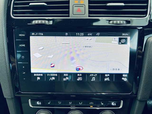 フォルクスワーゲン ゴルフ TDI ハイライン マイスター 大阪府 2020(令2)年 0.9万km パール ベージュ革/Dメモリ付きパワーシート/シートヒーター/ACC/純正ナビ/バックカメラ/TV/applecarplay/純正17インチAW/LEDヘッドライト/ブラインドスポット/クリアランスソナー/パドルシフト/ETC/ドラレコ/DYNAUDIO