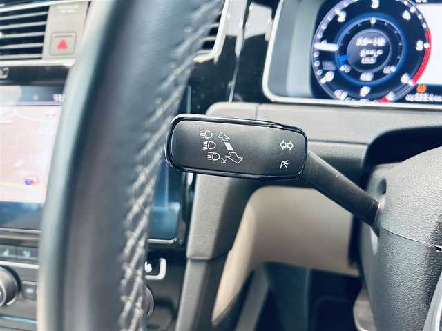 フォルクスワーゲン ゴルフ TDI ハイライン マイスター 大阪府 2020(令2)年 0.9万km パール ベージュ革/Dメモリ付きパワーシート/シートヒーター/ACC/純正ナビ/バックカメラ/TV/applecarplay/純正17インチAW/LEDヘッドライト/ブラインドスポット/クリアランスソナー/パドルシフト/ETC/ドラレコ/DYNAUDIO