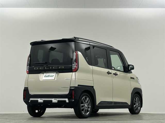 三菱 デリカミニ T プレミアム 埼玉県 2025(令7)年 0.1万km未満 ナチュラルアイボリーメタリック 登録済未使用車 シャモニーパッケージ 純正9型ディスプレイオーディオ 全方位カメラ 両側パワースライドドア 液晶ミラー ハーフレザーシート シートヒーター ルーフレール ステアリングヒーター