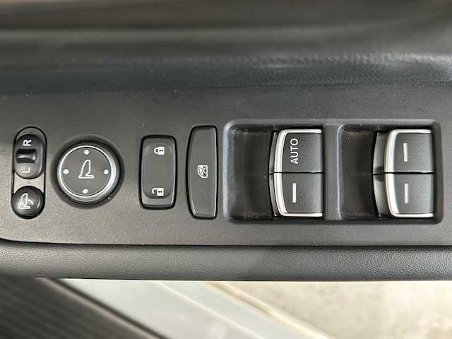 ホンダ ステップワゴン スパーダ eHEV 宮城県 2022(令4)年 5.8万km プラチナホワイトパール クルーズコントロール/レーンキープアシスト/シートヒーター/オートライト/純正SDナビ/デジタルインナーミラー/電動リアゲート/コーナーセンサー前後/純正ビルドインETC2.0/フルセグTV/Bluetooth接続/バックカメラ/ハーフレザーシート/両側パワースライドドア/ドライブレコーダー前後/オットマン/3列シート/フルフラットシート/純正フロアマット/LEDヘッドライト