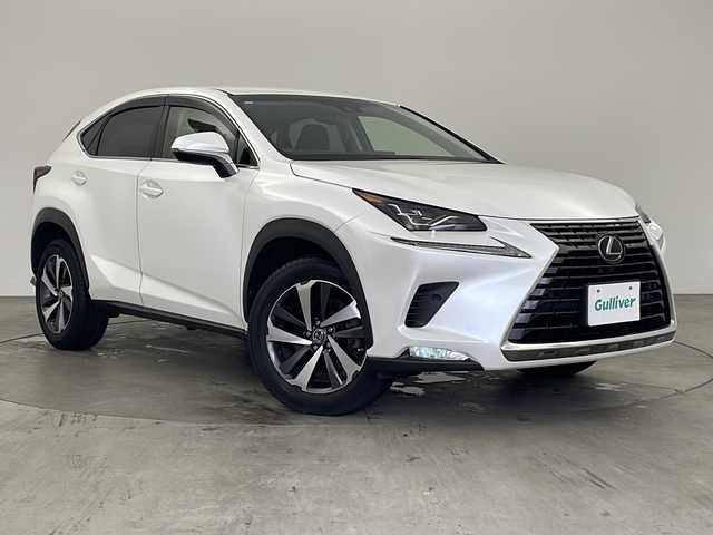 レクサス ＮＸ 300 Iパッケージ 兵庫県 2018(平30)年 1.9万km ソニッククォーツ ・純正ナビ&TV&CD&DVD&SD&BT&USB&Miracast/・バックカメラ/・パワーバックドア/・ビルトインETC2.0/・LEXUSsafety/・レーダークルーズコントロール/・レーンディパーチャーアラート/・プリクラッシュセーフティ/・ロードサインアシスト/・レーンディパーチャーアラート/・3眼LEDオートライト/・LEDフォグランプ/・オートマチックハイビーム/・クリアランスソナー/・赤革シート/・パワーシート/・前席シートヒーター/・ステアリングヒーター/・ドアミラーヒーター/・パドルシフト/・ステアリングリモコン/・ブレーキホールド/・電動パーキングブレーキ/・アイドリングストップ/・純正18インチアルミホイール/・純正フロアマット/・防眩ミラー/・nanoe/・スペアキー/・ドアバイザー