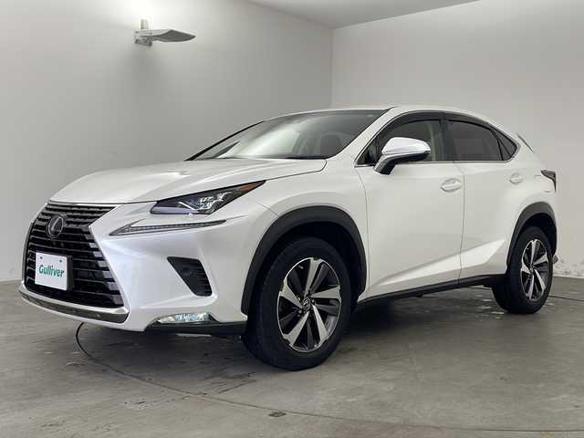 レクサス ＮＸ 300 Iパッケージ 兵庫県 2018(平30)年 1.9万km ソニッククォーツ ・純正ナビ&TV&CD&DVD&SD&BT&USB&Miracast/・バックカメラ/・パワーバックドア/・ビルトインETC2.0/・LEXUSsafety/・レーダークルーズコントロール/・レーンディパーチャーアラート/・プリクラッシュセーフティ/・ロードサインアシスト/・レーンディパーチャーアラート/・3眼LEDオートライト/・LEDフォグランプ/・オートマチックハイビーム/・クリアランスソナー/・赤革シート/・パワーシート/・前席シートヒーター/・ステアリングヒーター/・ドアミラーヒーター/・パドルシフト/・ステアリングリモコン/・ブレーキホールド/・電動パーキングブレーキ/・アイドリングストップ/・純正18インチアルミホイール/・純正フロアマット/・防眩ミラー/・nanoe/・スペアキー/・ドアバイザー