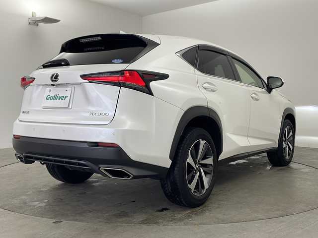 レクサス ＮＸ 300 Iパッケージ 兵庫県 2018(平30)年 1.9万km ソニッククォーツ ・純正ナビ&TV&CD&DVD&SD&BT&USB&Miracast/・バックカメラ/・パワーバックドア/・ビルトインETC2.0/・LEXUSsafety/・レーダークルーズコントロール/・レーンディパーチャーアラート/・プリクラッシュセーフティ/・ロードサインアシスト/・レーンディパーチャーアラート/・3眼LEDオートライト/・LEDフォグランプ/・オートマチックハイビーム/・クリアランスソナー/・赤革シート/・パワーシート/・前席シートヒーター/・ステアリングヒーター/・ドアミラーヒーター/・パドルシフト/・ステアリングリモコン/・ブレーキホールド/・電動パーキングブレーキ/・アイドリングストップ/・純正18インチアルミホイール/・純正フロアマット/・防眩ミラー/・nanoe/・スペアキー/・ドアバイザー