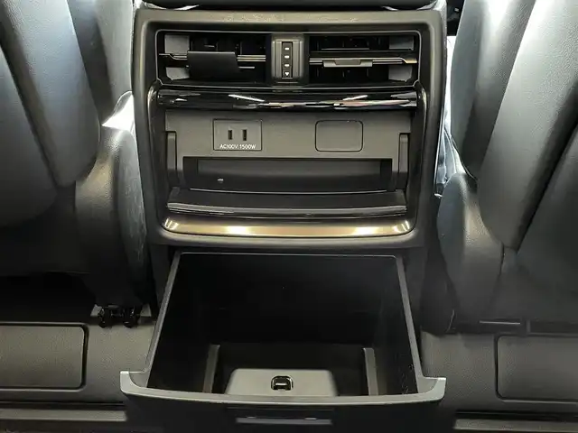 トヨタ アルファードハイブリット Z 栃木県 2024(令6)年 1.5万km プラチナホワイトパールマイカ ワンオーナー/左右独立ムーンルーフ/トヨタセーフティセーフティセンス/ ・プリクラッシュセーフティ/ ・レーントレーシングアシスト/ ・レーンディパチャーアラート/ ・レーダークルーズコントロール/ ・ブラインドスポットモニター/ ・アダプティブハイビームシステム/ ・オートマッチクハイビーム/ ・ロードサインアシスト/ ・ドライバー異常時対応システム/ ・発進遅れ告知機能/ ・プロアクティブドライビングアシスト/ ・緊急時操舵支援/ ・フロントクロストラフィックアラート/ ・レーンチェンジアシスト/パノラミックビューモニター/両側パワースライドドア/パワーバックドア/純正14インチディスプレイオーディオ[ナビ付]/[フルセグ/AM/FM/BT/USB/HDMI/ Miracast]/ビルトインETC2.0/ステアリングヒーター/前席/2ndパワーシート/前席/2ndシートヒーター/前席/2ndシートベンチレーション/後席用パワーサイドサンシェード/2ndシートオットマン/前後ドライブレコーダー/コーナーセンサー/AC１００V/3眼LEDヘッドライト/フォグランプ/置くだけ充電/デジタルインナーミラー