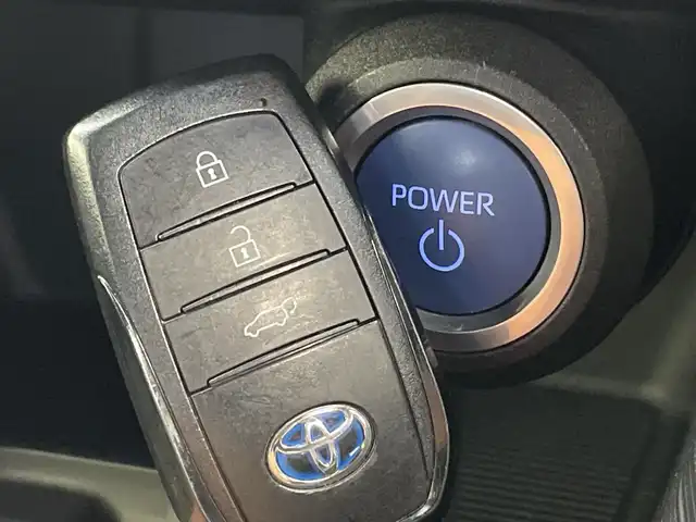 トヨタ ハリアー ハイブリッド Z 新潟県 2021(令3)年 4.9万km ホワイトパールクリスタルシャイン 純正ディラーオプションナビ/JBLサウンド/フルセグTV/ミラキャスト/Bluetooth/追従型クルーズコントロール/横滑り防止装置/前後コーナーセンサー/BSM/HUD/パワーバックドア/オートライト/オートマチックハイビーム/全方位カメラ/ミラー一体型ドライブレコーダー/純正LEDヘッドライト/純正フロアマット/純正アルミホイール