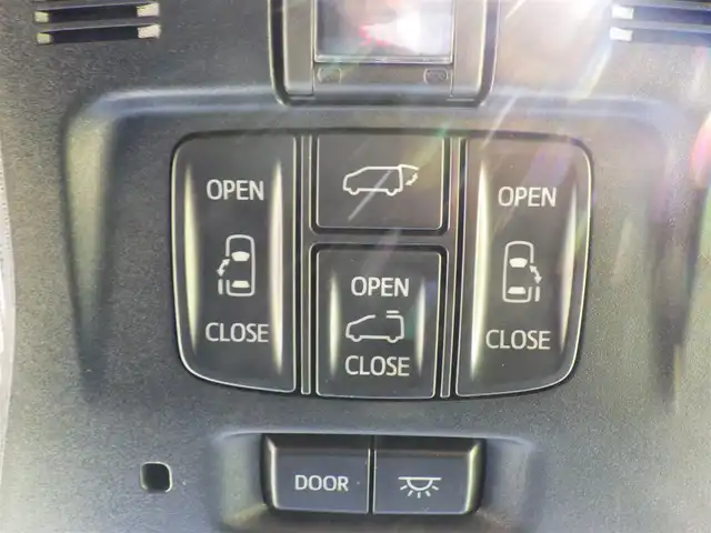 トヨタ アルファード S Cパッケージ 千葉県 2021(令3)年 6.1万km ホワイトパールクリスタルシャイン Toyota Safety Sense/・プリクラッシュセーフティ/・レーンディパーチャーアラート/・オートハイビーム/・レーダークルーズコントロール/・ブラインドスポットモニター/デジタルインナーミラー/ムーンルーフ/両側パワースライドドア/パワーバックドア/前席パワーシート/エアシート/シートヒーター/助手席/後席オットマン/純正コネクティッドナビ/地デジTV/【DVD/CD再生機能　Bluetooth接続】/バックカメラ/フリップダウンモニター/シグネチャーイルミブレード/革巻きステアリング/ステアリングヒーター/ステアリングスイッチ/ETC（2.0）/3眼LEDヘッドライト/フォグライト/ウインカーミラー/クリアランスソナー/純正18インチアルミホイル/サイド/カーテンエアバッグ/スマートキー