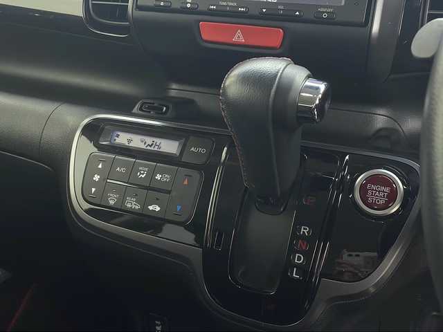 ホンダ Ｎ ＢＯＸ カスタム G SSパッケージ 秋田県 2015(平27)年 5.2万km ミラノレッド ワンオーナー/４WD/安心パッケージ/ナビ装着用スペシャルパッケージ/純正ギャザーズナビ/　CD/DVD/SD/USB/ワンセグ/バックカメラ/ETC/衝突軽減ブレーキ/横滑り防止/前席シートヒーター/アイドリングストップ/HIDヘッドライト/フォグライト/オートライト/プッシュスタート/スマートキー/純正フロアマット/ドアバイザー/オートエアコン/プッシュスタート/フォグライト/ウィンカーミラー/革巻きステアリング/両側ぱわースライドドア/ホンダECON/スタリングリモコン