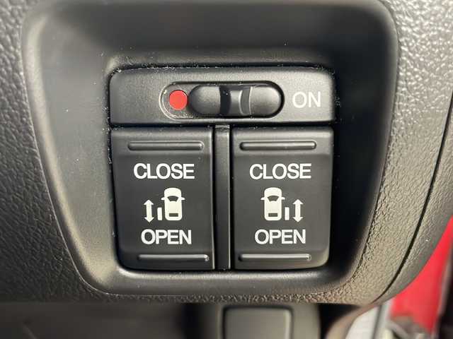 ホンダ Ｎ ＢＯＸ カスタム G SSパッケージ 秋田県 2015(平27)年 5.2万km ミラノレッド ワンオーナー/４WD/安心パッケージ/ナビ装着用スペシャルパッケージ/純正ギャザーズナビ/　CD/DVD/SD/USB/ワンセグ/バックカメラ/ETC/衝突軽減ブレーキ/横滑り防止/前席シートヒーター/アイドリングストップ/HIDヘッドライト/フォグライト/オートライト/プッシュスタート/スマートキー/純正フロアマット/ドアバイザー/オートエアコン/プッシュスタート/フォグライト/ウィンカーミラー/革巻きステアリング/両側ぱわースライドドア/ホンダECON/スタリングリモコン