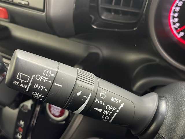 ホンダ Ｎ ＢＯＸ カスタム G SSパッケージ 秋田県 2015(平27)年 5.2万km ミラノレッド ワンオーナー/４WD/安心パッケージ/ナビ装着用スペシャルパッケージ/純正ギャザーズナビ/　CD/DVD/SD/USB/ワンセグ/バックカメラ/ETC/衝突軽減ブレーキ/横滑り防止/前席シートヒーター/アイドリングストップ/HIDヘッドライト/フォグライト/オートライト/プッシュスタート/スマートキー/純正フロアマット/ドアバイザー/オートエアコン/プッシュスタート/フォグライト/ウィンカーミラー/革巻きステアリング/両側ぱわースライドドア/ホンダECON/スタリングリモコン