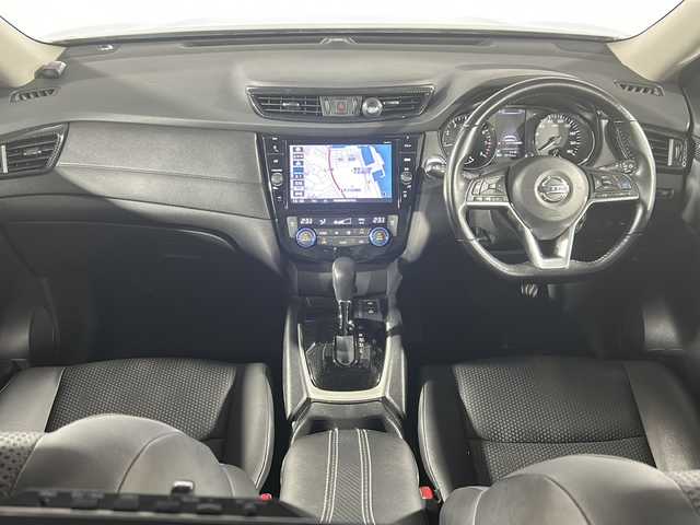 日産 エクストレイル 20Xi 沖縄県 2019(令1)年 2.9万km ブリリアントシルバー 禁煙車/純正９インチナビ/【CD/DVD/フルセグTV/BT】/プロパイロット/バックカメラ/ビルトインETC/デジタルインナーミラー/ドライブレコーダー/パワーバックドア/衝突被害軽減システム/レーンキープアシスト/前後コーナーセンサー/ステアリングリモコン/スマートキー/スペアキー