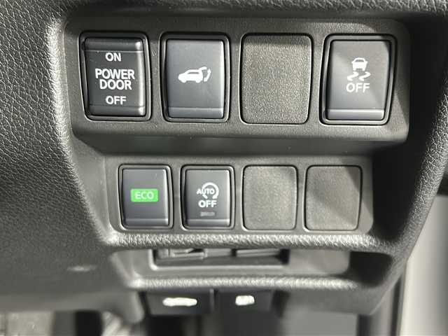 日産 エクストレイル 20Xi 沖縄県 2019(令1)年 2.9万km ブリリアントシルバー 禁煙車/純正９インチナビ/【CD/DVD/フルセグTV/BT】/プロパイロット/バックカメラ/ビルトインETC/デジタルインナーミラー/ドライブレコーダー/パワーバックドア/衝突被害軽減システム/レーンキープアシスト/前後コーナーセンサー/ステアリングリモコン/スマートキー/スペアキー