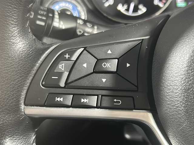 日産 エクストレイル 20Xi 沖縄県 2019(令1)年 2.9万km ブリリアントシルバー 禁煙車/純正９インチナビ/【CD/DVD/フルセグTV/BT】/プロパイロット/バックカメラ/ビルトインETC/デジタルインナーミラー/ドライブレコーダー/パワーバックドア/衝突被害軽減システム/レーンキープアシスト/前後コーナーセンサー/ステアリングリモコン/スマートキー/スペアキー