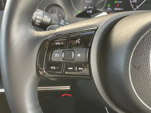 ホンダ ヴェゼル ハイブリッド e:HEV Z 滋賀県 2024(令6)年 0.6万km サンドカーキパール 社外ナビ/(Bluetooth/AM/FM)/衝突軽減ブレーキ/アダプティブクルーズコントロール/レーンキープアシスト/ブラインドスポットモニター/バックカメラ/コーナーセンサー/電動リアーゲート/ハーフレザーシート/シートヒーター/ステアリングヒーター/電動パーキング/ブレーキホールド/LEDオートライト/オートハイビーム/フォグ/パドルシフト/ETC/USB/寒冷地仕様