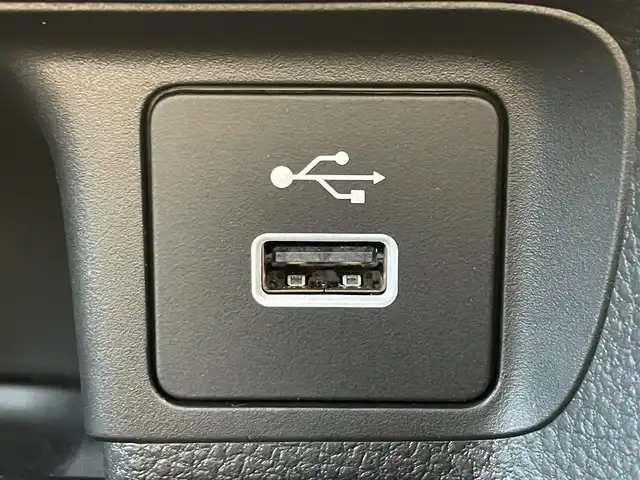 ホンダ ヴェゼル ハイブリッド e:HEV Z 滋賀県 2024(令6)年 0.6万km サンドカーキパール 社外ナビ/(Bluetooth/AM/FM)/衝突軽減ブレーキ/アダプティブクルーズコントロール/レーンキープアシスト/ブラインドスポットモニター/バックカメラ/コーナーセンサー/電動リアーゲート/ハーフレザーシート/シートヒーター/ステアリングヒーター/電動パーキング/ブレーキホールド/LEDオートライト/オートハイビーム/フォグ/パドルシフト/ETC/USB/寒冷地仕様