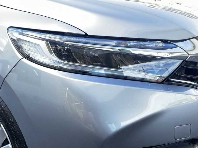 ホンダ シャトル ハイブリッド X ホンダセンシング 東京都 2017(平29)年 1.4万km ルナシルバーM ホンダセンシング/LEDヘッドライト/4スピーカー/シートヒーター/プラズマクラスター付き左右独立温度調節オートエアコン/同色アウトサイドドアハンドル/ワンオーナー/メモリナビ/ワンセグテレビ/バックカメラ/アイドリングストップ/クルーズコントロール/プッシュスタート/ビルトインETC/ステンレス製スポーツペダル/ミュージックプレイヤー接続（Ipod/AUX）/標準寒冷地仕様/マルチユースバスケット
