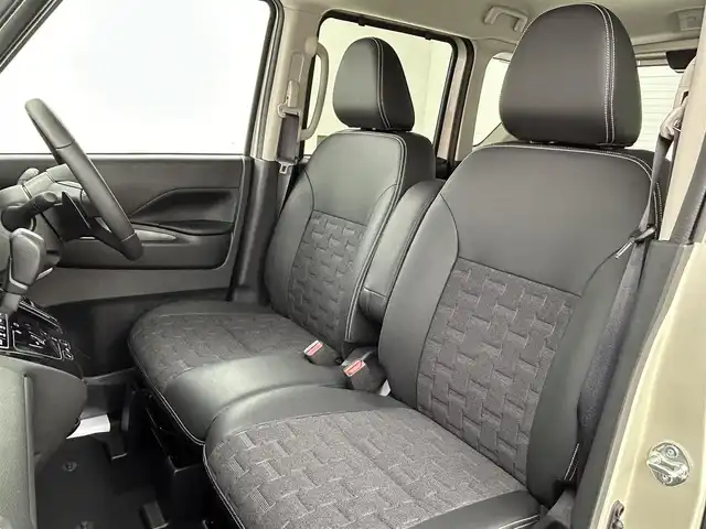 三菱 デリカミニ T プレミアム 大阪府 2025(令7)年 0.1千km ベージュⅡ e-Assist/　・衝突軽減ブレーキ/　・踏み間違い防止アシスト/　・車線逸脱警報機能/　・車線逸脱防止機能/　・オートマチックハイビーム/　・先行車発進お知らせ機能/　・標識認識機能/　・レーダークルーズコントロール/純正ディスプレイオーディオ/　（Bluetooth/USB）/アラウンドビューモニター/両側パワースライドドア/ハーフレザーシート/シートヒーター/LEDヘッドライト/フォグランプ/純正15インチアルミホイール/デジタルインナーミラー/スマートキー