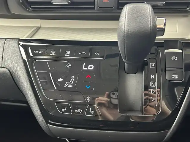 三菱 デリカミニ T プレミアム 大阪府 2025(令7)年 0.1千km ベージュⅡ e-Assist/　・衝突軽減ブレーキ/　・踏み間違い防止アシスト/　・車線逸脱警報機能/　・車線逸脱防止機能/　・オートマチックハイビーム/　・先行車発進お知らせ機能/　・標識認識機能/　・レーダークルーズコントロール/純正ディスプレイオーディオ/　（Bluetooth/USB）/アラウンドビューモニター/両側パワースライドドア/ハーフレザーシート/シートヒーター/LEDヘッドライト/フォグランプ/純正15インチアルミホイール/デジタルインナーミラー/スマートキー