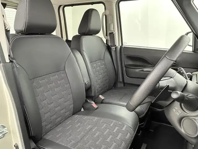 三菱 デリカミニ T プレミアム 大阪府 2025(令7)年 0.1千km ベージュⅡ e-Assist/　・衝突軽減ブレーキ/　・踏み間違い防止アシスト/　・車線逸脱警報機能/　・車線逸脱防止機能/　・オートマチックハイビーム/　・先行車発進お知らせ機能/　・標識認識機能/　・レーダークルーズコントロール/純正ディスプレイオーディオ/　（Bluetooth/USB）/アラウンドビューモニター/両側パワースライドドア/ハーフレザーシート/シートヒーター/LEDヘッドライト/フォグランプ/純正15インチアルミホイール/デジタルインナーミラー/スマートキー