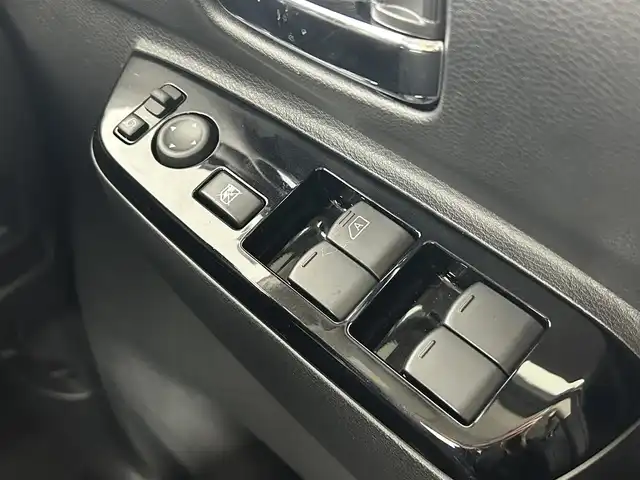 三菱 デリカミニ T プレミアム 大阪府 2025(令7)年 0.1千km ベージュⅡ e-Assist/　・衝突軽減ブレーキ/　・踏み間違い防止アシスト/　・車線逸脱警報機能/　・車線逸脱防止機能/　・オートマチックハイビーム/　・先行車発進お知らせ機能/　・標識認識機能/　・レーダークルーズコントロール/純正ディスプレイオーディオ/　（Bluetooth/USB）/アラウンドビューモニター/両側パワースライドドア/ハーフレザーシート/シートヒーター/LEDヘッドライト/フォグランプ/純正15インチアルミホイール/デジタルインナーミラー/スマートキー