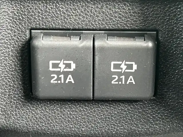トヨタ ライズ G 滋賀県 2023(令5)年 0.8万km シャイニングホワイトパール 純正ナビ/(Bluetooth/フルセグ/CD/DVD)/スマートアシスト/・衝突軽減ブレーキ/・レーンキープアシスト/・標識認識/・先行車発進告知/・Autoハイビーム/LEDオートライト/バックカメラ/コーナーセンサー/純正フロアマット/電動格納ミラー/ドアバイザー/ビルトインETC/USB/フロアMT付きAT