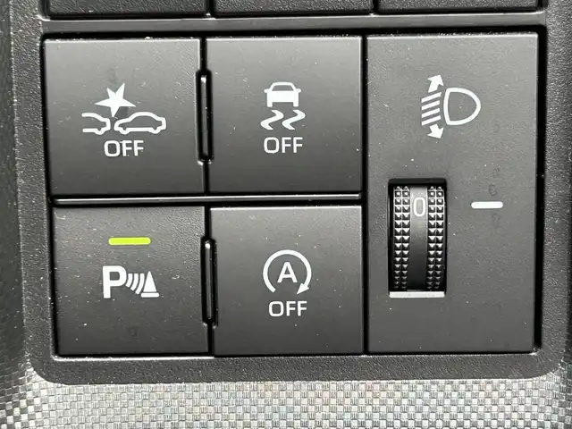 トヨタ ライズ G 滋賀県 2023(令5)年 0.8万km シャイニングホワイトパール 純正ナビ/(Bluetooth/フルセグ/CD/DVD)/スマートアシスト/・衝突軽減ブレーキ/・レーンキープアシスト/・標識認識/・先行車発進告知/・Autoハイビーム/LEDオートライト/バックカメラ/コーナーセンサー/純正フロアマット/電動格納ミラー/ドアバイザー/ビルトインETC/USB/フロアMT付きAT