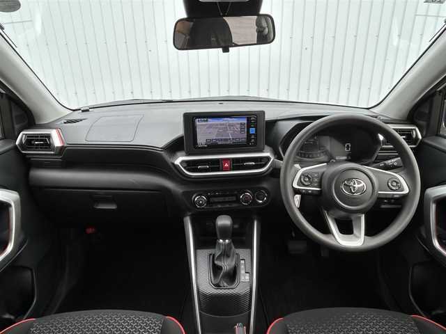 トヨタ ライズ G 滋賀県 2023(令5)年 0.8万km シャイニングホワイトパール 純正ナビ/(Bluetooth/フルセグ/CD/DVD)/スマートアシスト/・衝突軽減ブレーキ/・レーンキープアシスト/・標識認識/・先行車発進告知/・Autoハイビーム/LEDオートライト/バックカメラ/コーナーセンサー/純正フロアマット/電動格納ミラー/ドアバイザー/ビルトインETC/USB/フロアMT付きAT