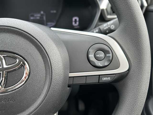 トヨタ ライズ G 滋賀県 2023(令5)年 0.8万km シャイニングホワイトパール 純正ナビ/(Bluetooth/フルセグ/CD/DVD)/スマートアシスト/・衝突軽減ブレーキ/・レーンキープアシスト/・標識認識/・先行車発進告知/・Autoハイビーム/LEDオートライト/バックカメラ/コーナーセンサー/純正フロアマット/電動格納ミラー/ドアバイザー/ビルトインETC/USB/フロアMT付きAT