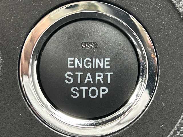 トヨタ ライズ G 滋賀県 2023(令5)年 0.8万km シャイニングホワイトパール 純正ナビ/(Bluetooth/フルセグ/CD/DVD)/スマートアシスト/・衝突軽減ブレーキ/・レーンキープアシスト/・標識認識/・先行車発進告知/・Autoハイビーム/LEDオートライト/バックカメラ/コーナーセンサー/純正フロアマット/電動格納ミラー/ドアバイザー/ビルトインETC/USB/フロアMT付きAT