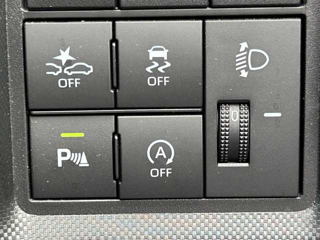 トヨタ ライズ G 滋賀県 2023(令5)年 0.8万km シャイニングホワイトパール 純正ナビ/(Bluetooth/フルセグ/CD/DVD)/スマートアシスト/・衝突軽減ブレーキ/・レーンキープアシスト/・標識認識/・先行車発進告知/・Autoハイビーム/LEDオートライト/バックカメラ/コーナーセンサー/純正フロアマット/電動格納ミラー/ドアバイザー/ビルトインETC/USB/フロアMT付きAT