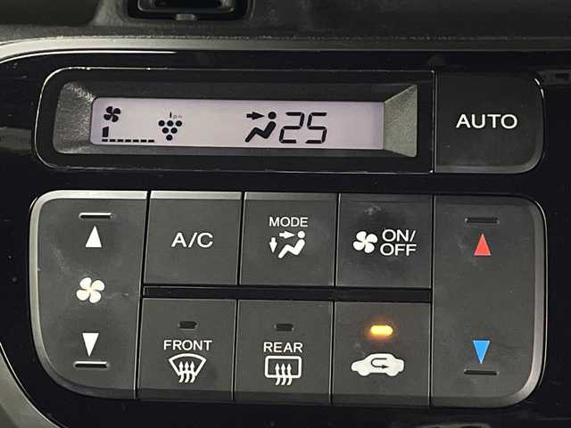 ホンダ Ｎ ＢＯＸ スラッシュ G Lパッケージ 鹿児島県 2016(平28)年 4.5万km アッシュグリーンメタリック ワンオーナー/純正ナビ/（AM/FM/CD/DVD/Bluetooth/フルセグ）/バックカメラ/ビルトインETC/ステアリングリモコン/電子パーキング/電格ミラー/純正フロアマット/サウンドマッピングシステム/横滑り防止装置/チップアップシート/ヘッドライトレベライザー/保証書/取扱説明書