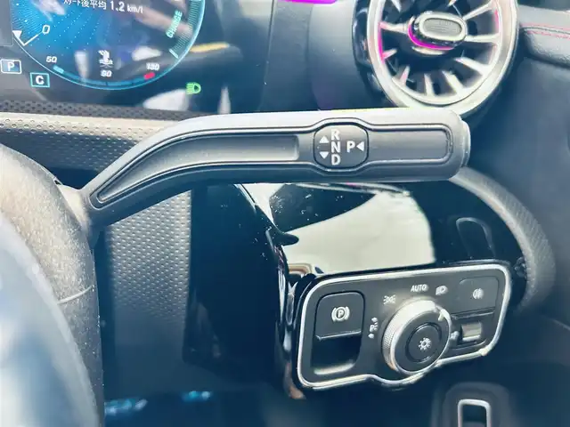 メルセデス・ベンツ ＣＬＡ２００ｄ Sブレーク AMGライン 大阪府 2021(令3)年 4.3万km ポーラホワイト レーダーセーフティP/純正ナビ/ＴＶ/バックカメラ/純正18インチＡＷ/ＬＥＤヘッドライト/アンビエントライト/ＡＣＣ/ブラインドスポット/電動リアゲート/クリアランスソナー/ワイヤレス充電/ハーフ革/メモリ付きパワーシート/シートヒーター