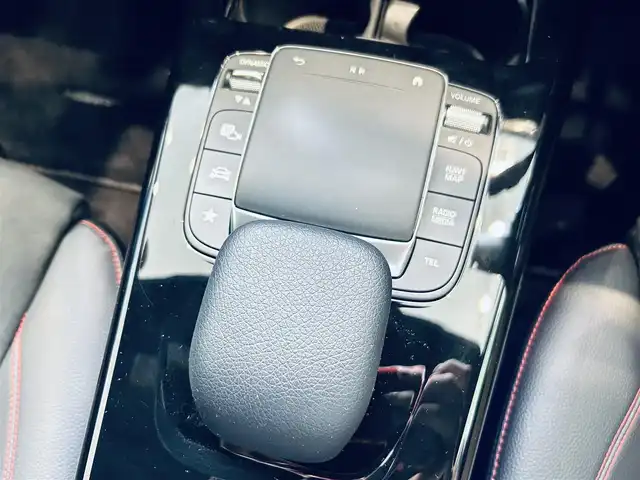 メルセデス・ベンツ ＣＬＡ２００ｄ Sブレーク AMGライン 大阪府 2021(令3)年 4.3万km ポーラホワイト レーダーセーフティP/純正ナビ/ＴＶ/バックカメラ/純正18インチＡＷ/ＬＥＤヘッドライト/アンビエントライト/ＡＣＣ/ブラインドスポット/電動リアゲート/クリアランスソナー/ワイヤレス充電/ハーフ革/メモリ付きパワーシート/シートヒーター