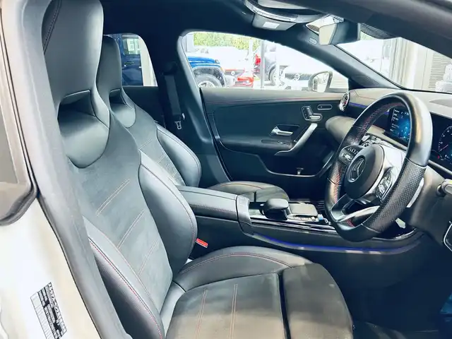 メルセデス・ベンツ ＣＬＡ２００ｄ Sブレーク AMGライン 大阪府 2021(令3)年 4.3万km ポーラホワイト レーダーセーフティP/純正ナビ/ＴＶ/バックカメラ/純正18インチＡＷ/ＬＥＤヘッドライト/アンビエントライト/ＡＣＣ/ブラインドスポット/電動リアゲート/クリアランスソナー/ワイヤレス充電/ハーフ革/メモリ付きパワーシート/シートヒーター