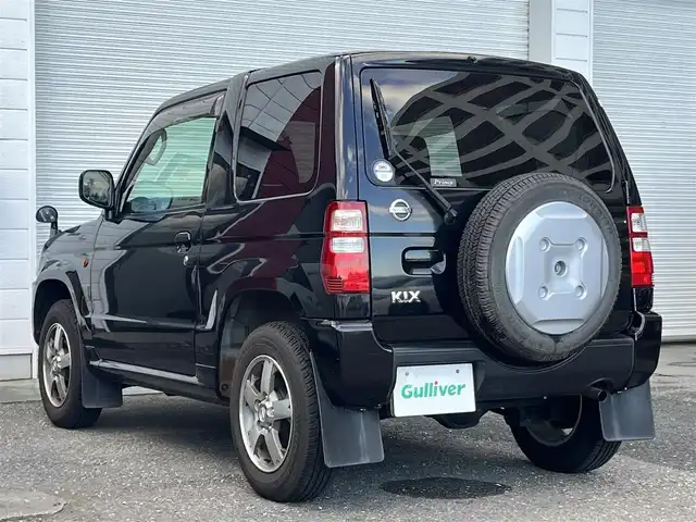 日産 キックス RX 高知県 2009(平21)年 8.9万km ブラック 社外ナビ/　Bluetooth/フルセグ/　CD/DVD/AM/FM/ドライブレコーダー/4WD/純正フロアマット/純正15インチアルミホイール/シートヒーター/背面タイヤ/IC付きターボ/ハロゲンヘッドライト/運転席＋助手席エアバック/ABS/盗難防止装置/保証書/記録簿/取扱説明書