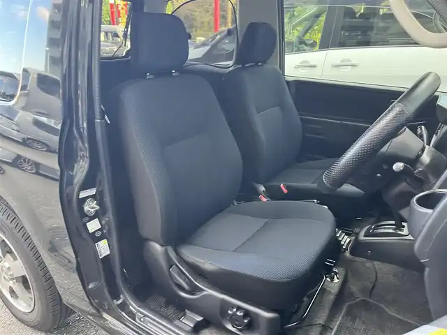 日産 キックス RX 高知県 2009(平21)年 8.9万km ブラック 社外ナビ/　Bluetooth/フルセグ/　CD/DVD/AM/FM/ドライブレコーダー/4WD/純正フロアマット/純正15インチアルミホイール/シートヒーター/背面タイヤ/IC付きターボ/ハロゲンヘッドライト/運転席＋助手席エアバック/ABS/盗難防止装置/保証書/記録簿/取扱説明書