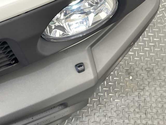 スズキ ジムニー シエラ JC 愛媛県 2024(令6)年 0.6万km ピュアホワイトP 衝突被害軽減システム　ドライブレコーダー　シートヒーター　ダウンヒルアシストコントロール　クルーズコントロール　ヘッドライトウォッシャー　純正１５インチアルミホイール　純正フロアマット　禁煙車